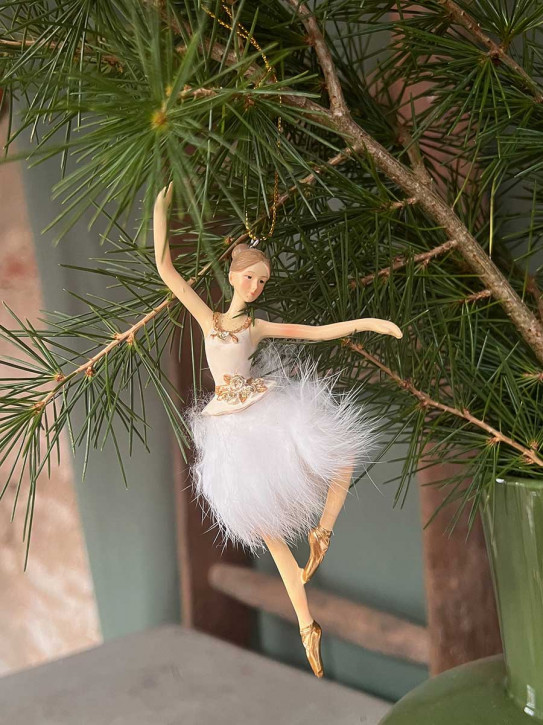 Anhänger Ballerina auf Spitze stehend aus Polyresin H16