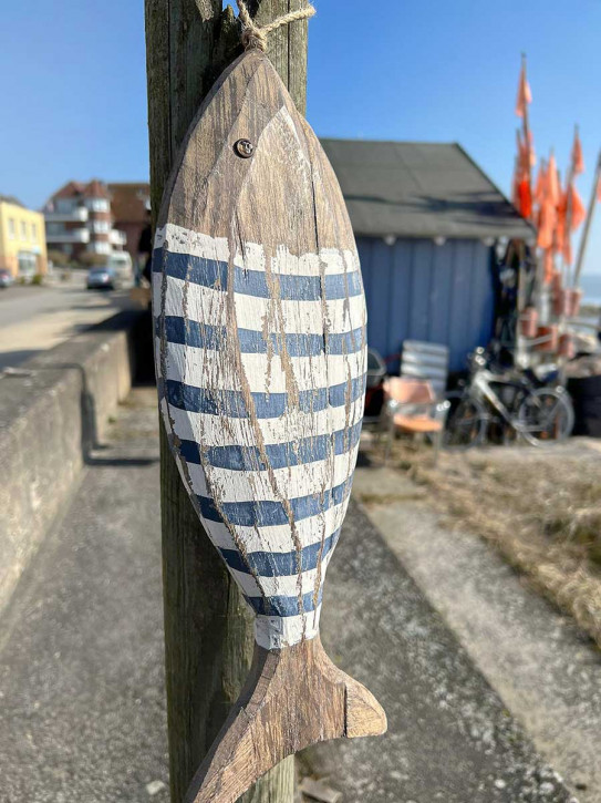 Holzfisch Anhänger blau-weiß Fisch maritim gestreift am Tampen