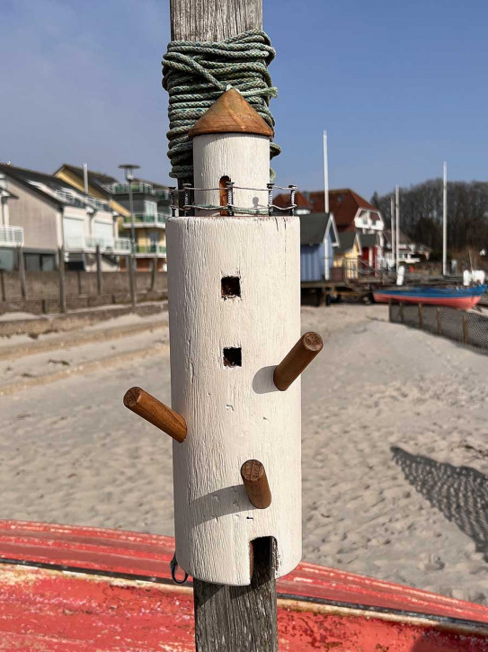 Batela Holzgarderobe weißer Leuchtturm 3 Haken H45