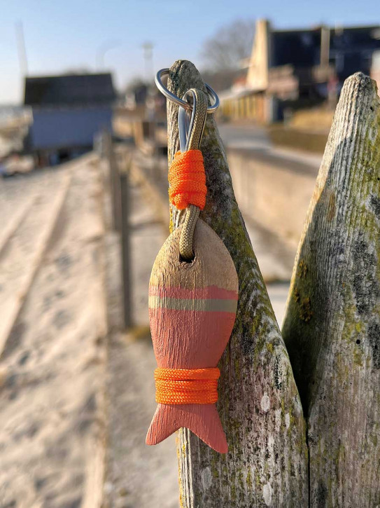 Schlüsselanhänger Holzfisch orange 16 cm