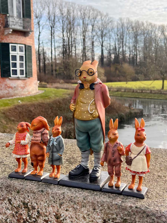 Bell'Arte Hasenschule Lehrer und 5 Schüler antik bemalt