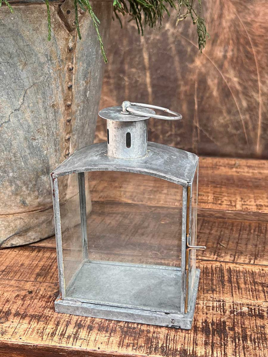 Eisenblech Zink Laterne mit Glaswänden und Aufhängung H20