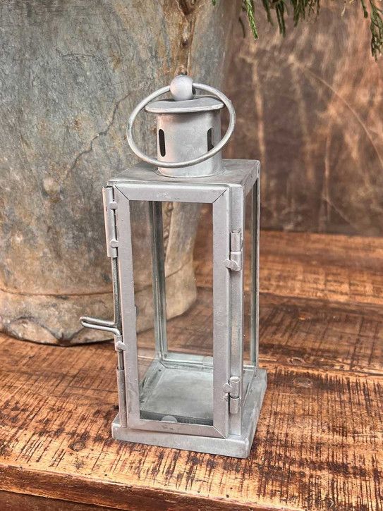 Eisenblech Zink Laterne mit Glaswänden und Aufhängung H22 Eisenblech Zink Laterne mit Glaswänden und Aufhängung H22