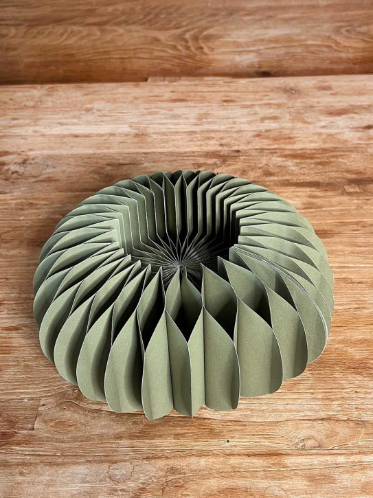 Papiersockel Papierkranz Faltkranz Dacia dunkelgrün D28 H13