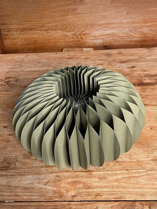 Papiersockel Papierkranz Faltkranz Dacia dunkelgrün D39 H16.5