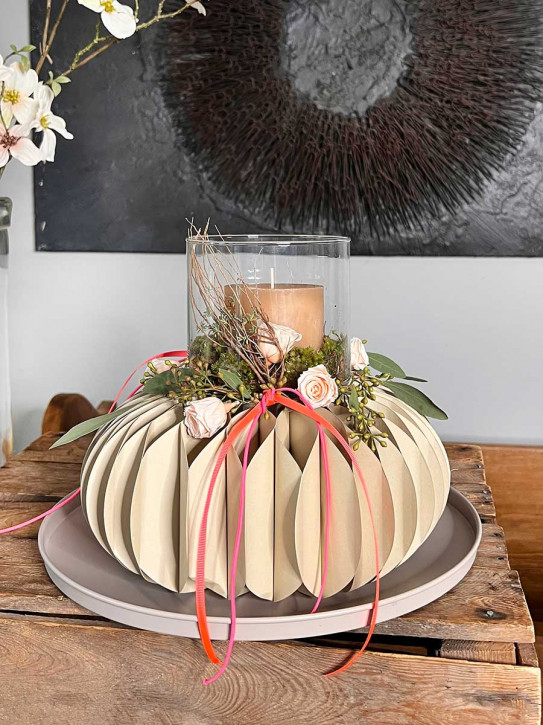 Papiersockel Papierkranz Faltkranz Dacia greige D28 H13