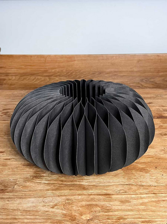 Papiersockel Papierkranz Faltkranz Dacia schwarz D39 H16.5