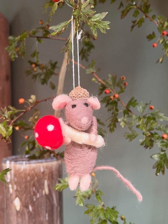Filzanhänger graue Maus mit Fliegenpilz