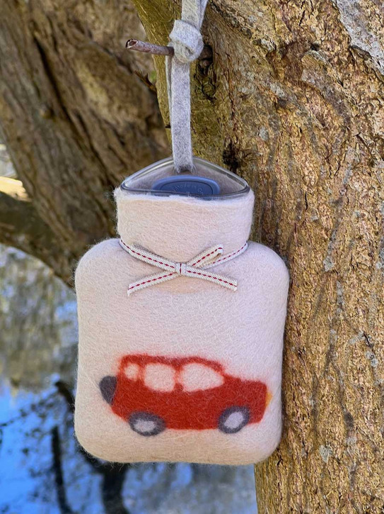 Dorothee Lehnen Miniwärmflasche Auto peyote rust Hülle Merinowolle gefilzt 0,2l