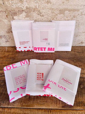 17;30 - Geschirrhandtuch weiß "Das Essen steht im Kochbuch, Schatz!" Baumwolle