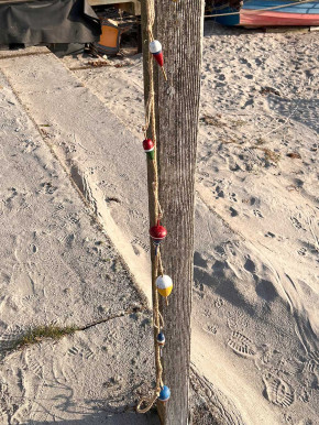 Girlande bunte Bojen Korken am Seil