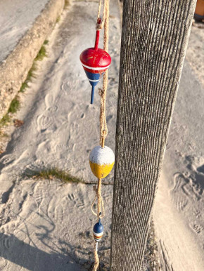 Girlande bunte Bojen Korken am Seil