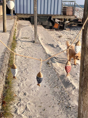 Girlande blau weiß rote Holzfische und Anker am Seil Fisch 135 cm