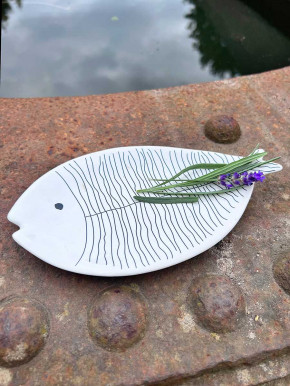 Kleine Porzellan Platte Teller Fisch gestreift Batela 25 cm