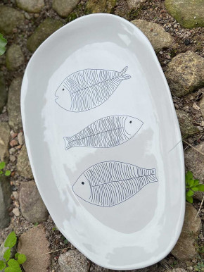 Kleine Porzellan Servierplatte Teller gestreifte Fische Batela 26 cm