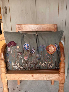 Bell'Arte Kissen grau Motiv 3D Blumen Baumwolle 60 x 40