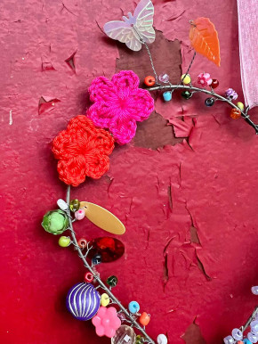 Bell'Arte Perlenherz bunt mit Vogel und Häkelblumen