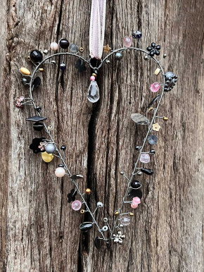 Bell'Arte schmales Perlenherz grau schwarz mit Tropfenkristall