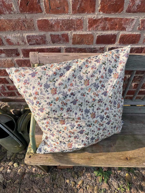 IB Laursen Kissen beige Streublumen lila braun 60x60 inkl. Inlet