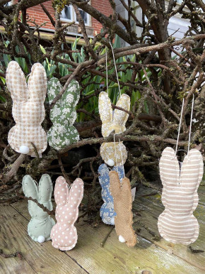 IB Laursen Anhänger Stoffhase Osterhase Hase schlank jutebraun