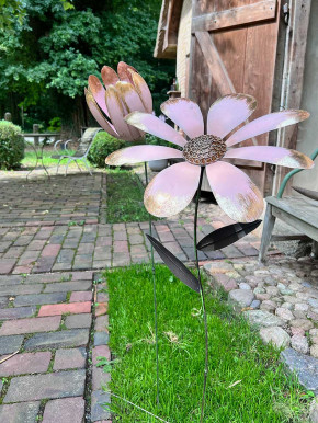 Shabby Gartenstecker Metall rosa Blume geschlossen 117 cm
