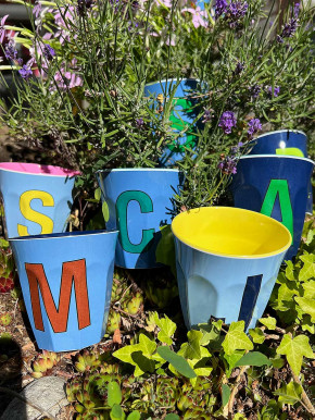 Rice Melamin Becher dunkelblau Buchstabe R