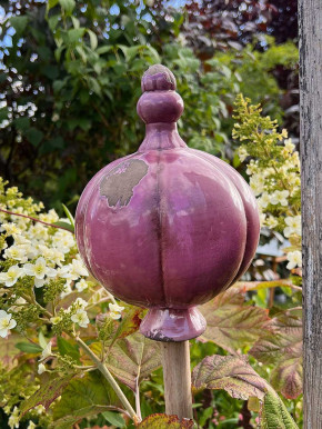 Steingut Gartenkugel Shabby Vintage antikviolet H25 D16