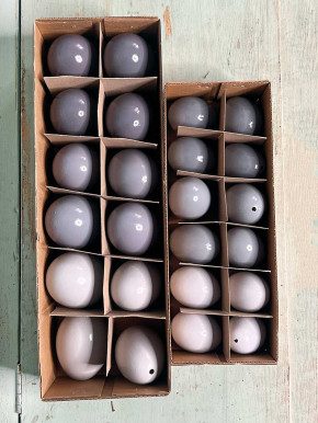 12er Pack Hühner-Eier grau lackiert H6
