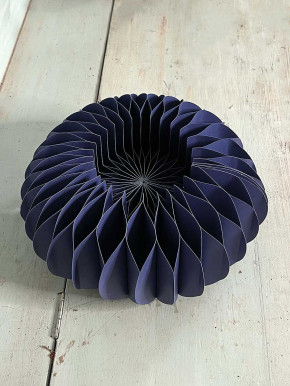 Papiersockel Papierkranz Faltkranz Dacia blau D28 H13