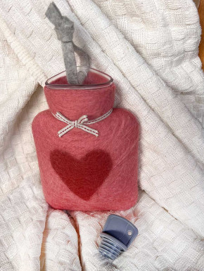 Dorothee Lehnen Miniwärmflasche Herz canyon rose rot Hülle Merinowolle gefilzt 0,2l Dorothee Lehnen Miniwärmflasche Herz canyon rose rot Hülle Merinowolle gefilzt 0,2l