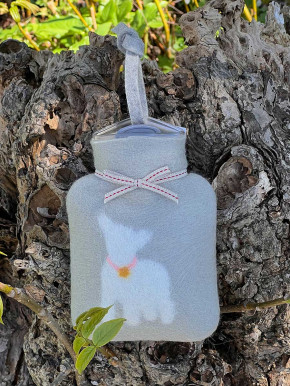 Dorothee Lehnen Miniwärmflasche Lamm mit Glocke powdered jade Hülle Merinowolle gefilzt 0,2l