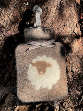 Dorothee Lehnen Miniwärmflasche Schaf cashmere Hülle Merinowolle gefilzt 0,2l